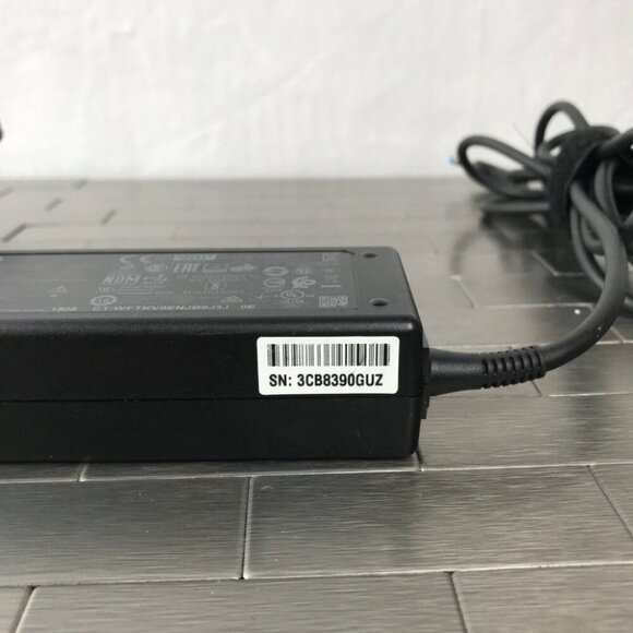 HP AC Adapter Model PPP009C HP P/N753559-002 19.5volt Output 4.55mm x 3.0mm plug - Picture 5 of 8